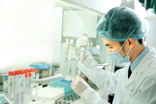 Mới: Hướng dẫn thanh toán chi phí xét nghiệm COVID-19 cho người có thẻ BHYT